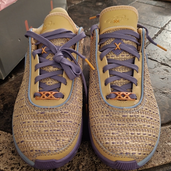  Lebron James xx Nike LeBron 20 “Celestial Gold” 5y or 6.5 adult Sneaker NWT - Picture 3 of 11